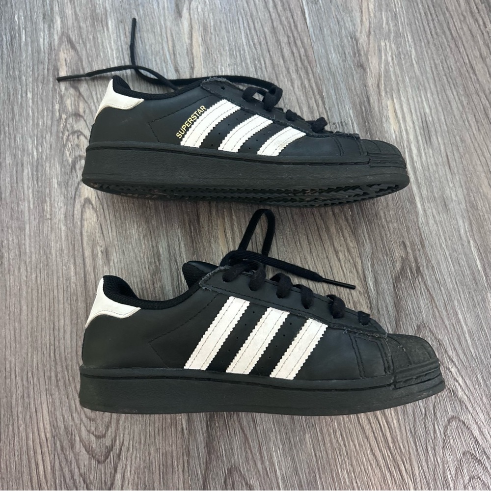 Adidas kids Superstar sneakers size 2